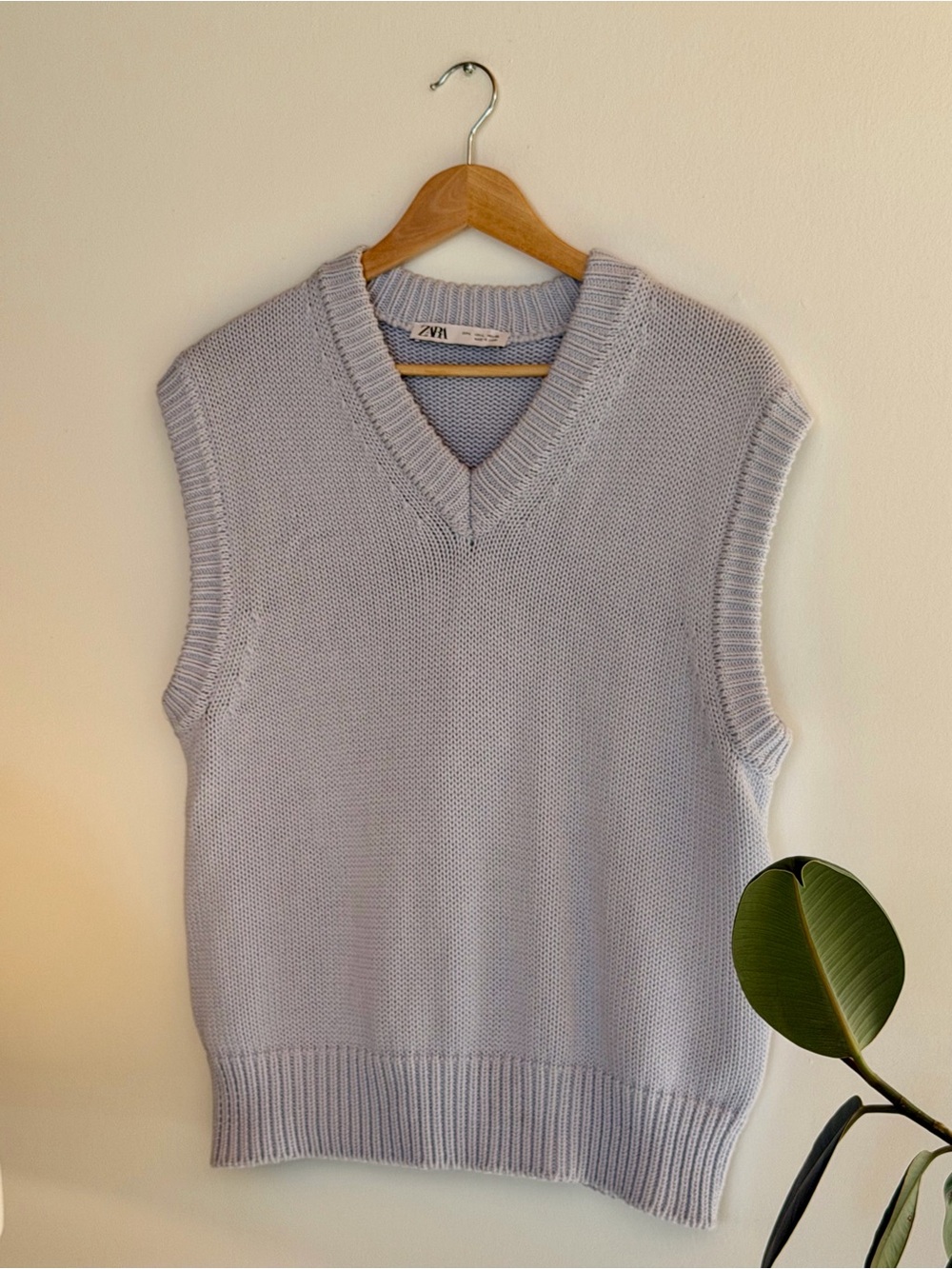 Zara Light Gray V-Neck Knit Sweater Vest